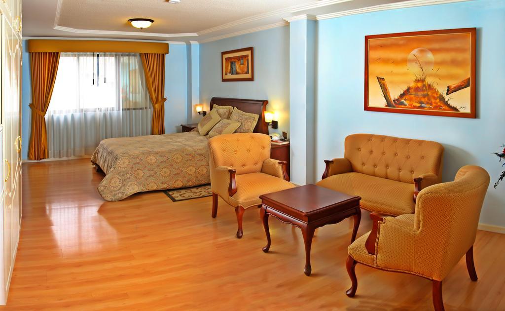 Hotel Yanuncay กูเอ็งกา ภายนอก รูปภาพ