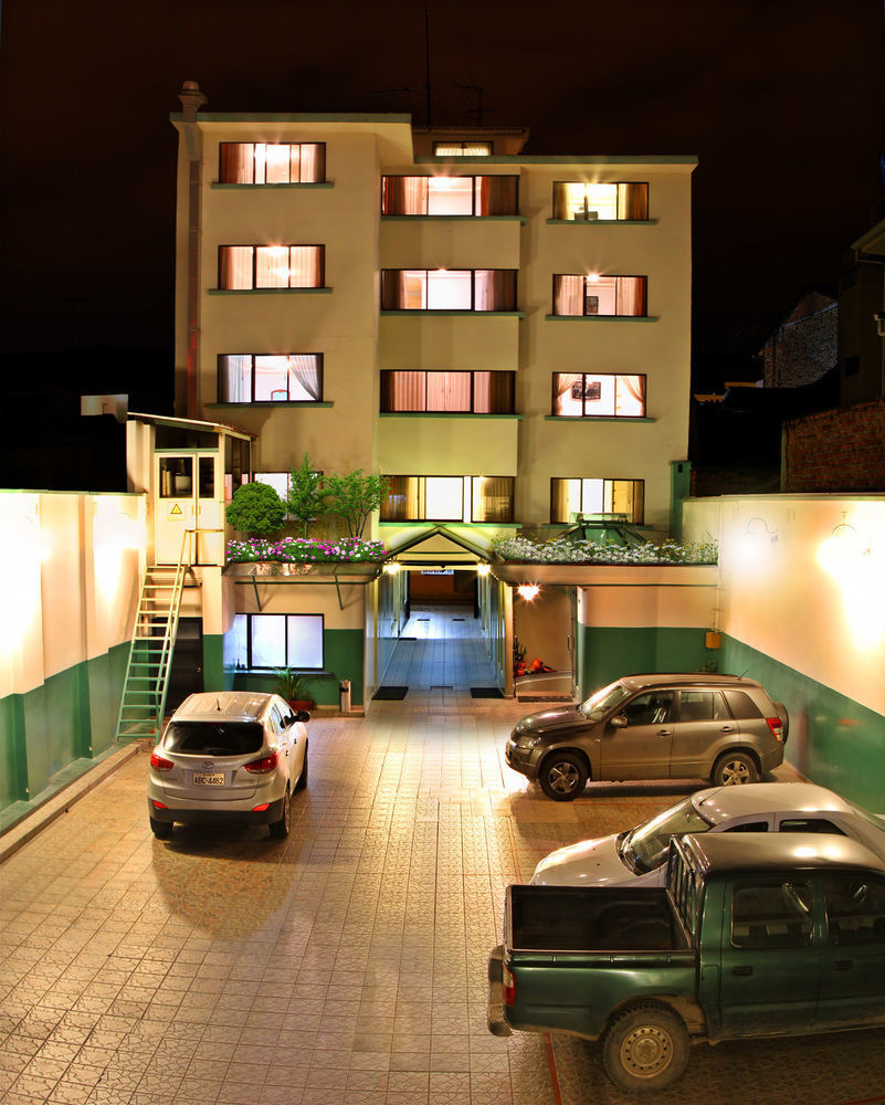 Hotel Yanuncay กูเอ็งกา ภายนอก รูปภาพ